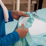 dans-usine-confection-controle-qualite-verification-defauts_508835-1985